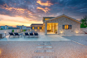 Luxury Villa Oliva Oliana heated pool 32m2